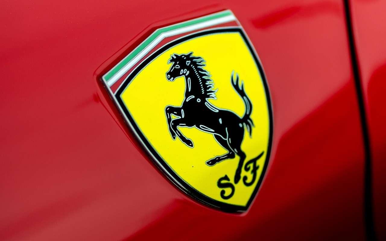 В Ferrari договорились о новом крупном контракте с титульным спонсором