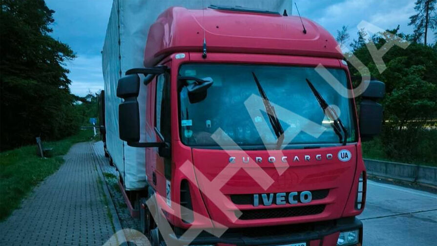 Украинские дальнобойщики бросили грузовики на границе и сбежали в Европу